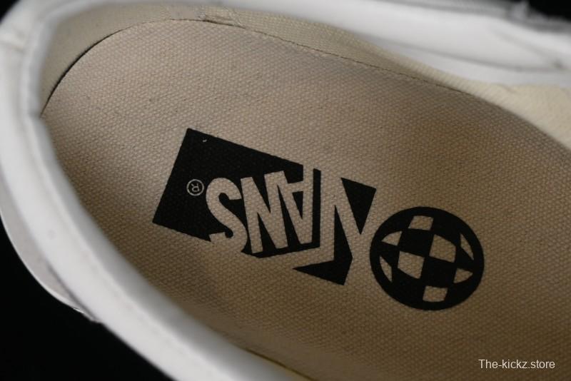 Vans Old Skool Reissue 136 Low-Top Skate Shoes with Detachable Cushioned Insole - VN000MT6KIG