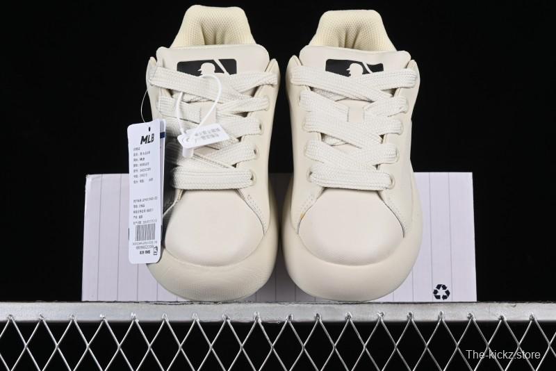 MLB Chunky Classic Base New York Yankees Lightweight Platform Casual Sneakers - 3ASXCCB4N07CRS