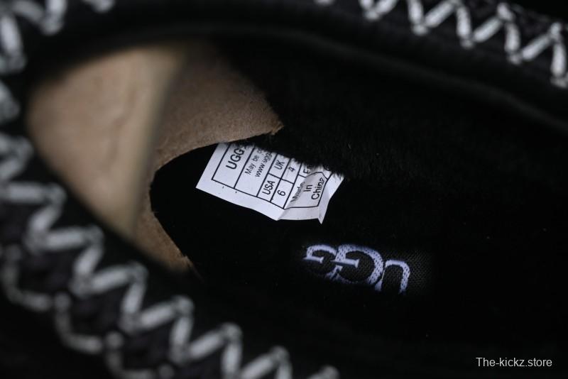 UGG Classic Mini II Snow Boots with TREADLITE Outsole - 5955