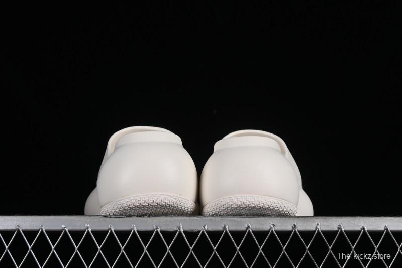 SMFK COMPASS Embossed One-Piece Platform Slides - E9066