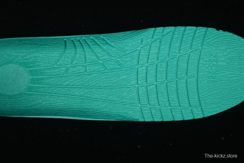 NY Yankees Black & Neon Green Sneakers - Classic Streetwear Style