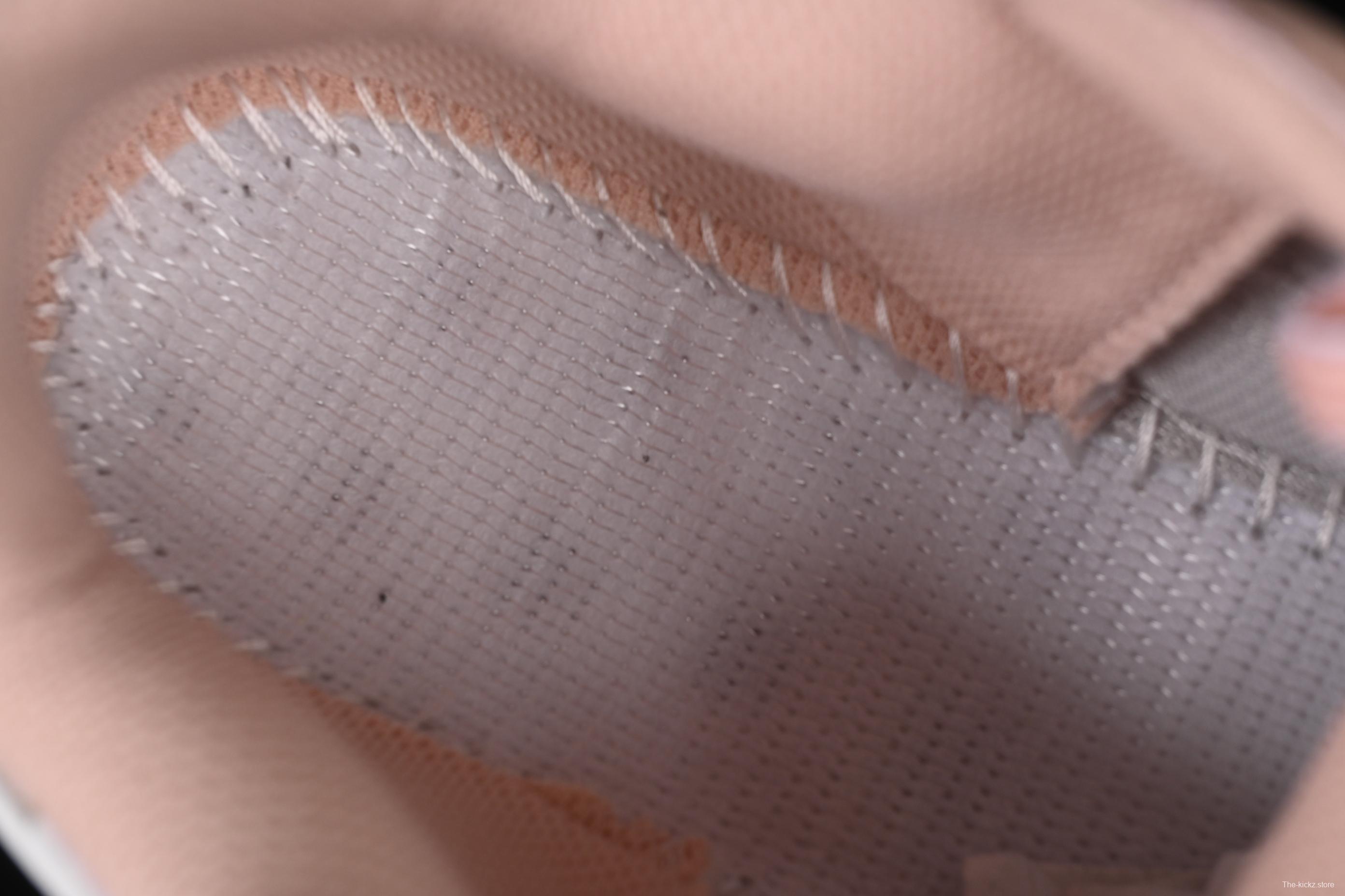 Off-White Be Right Low-Top Lifestyle Sneakers in Silver Pink - C.D4