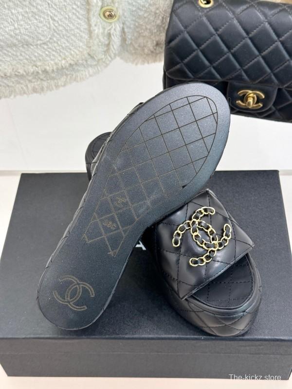 2025 Slippers Chanel Black Leather Slip-On Chain CC Logo