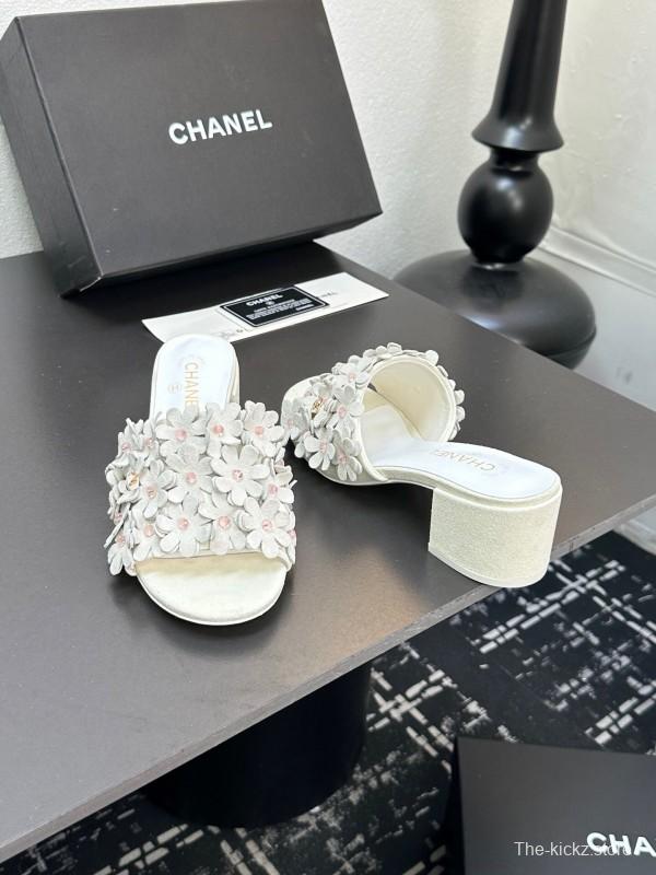 2025 Women Chanel White Leather Sandals