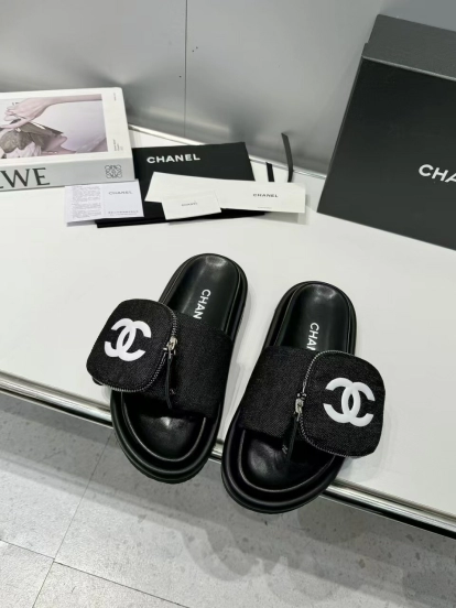 2025 Slippers Chanel Black Fabric Slippers