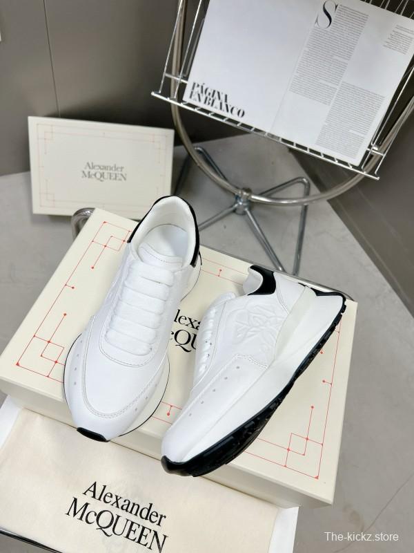 2024 Unisex Alexander McQueen White Black Leather Lambskin Sprint Sneakers MJ00370