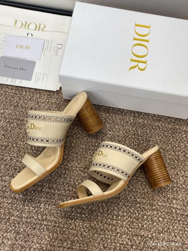 2025 Women Dior Beige Leather Slippers KFY00310
