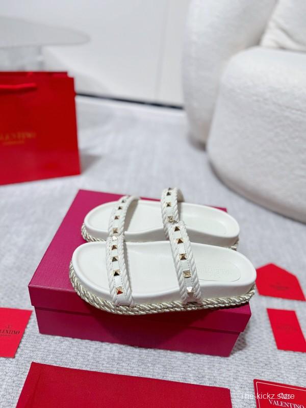 2025 Women Valentino White Leather Sandals Studded LY00250