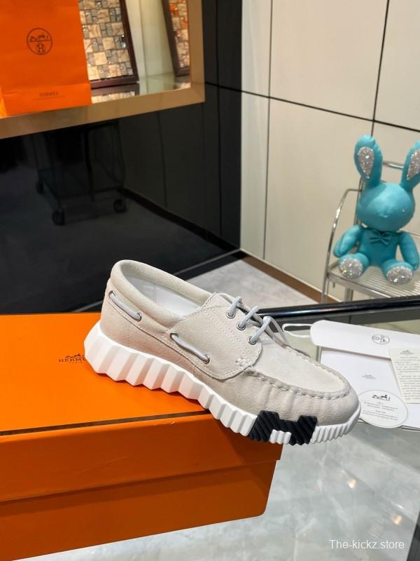 Hermès Classic Casual Sports Shoes with Exaggerated H Logo and Custom Sole - LY00300