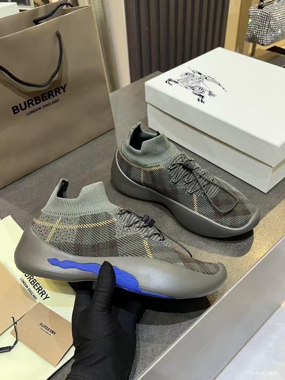 Burberry 2025 SS Italian-Made Sneakers - KFY00280