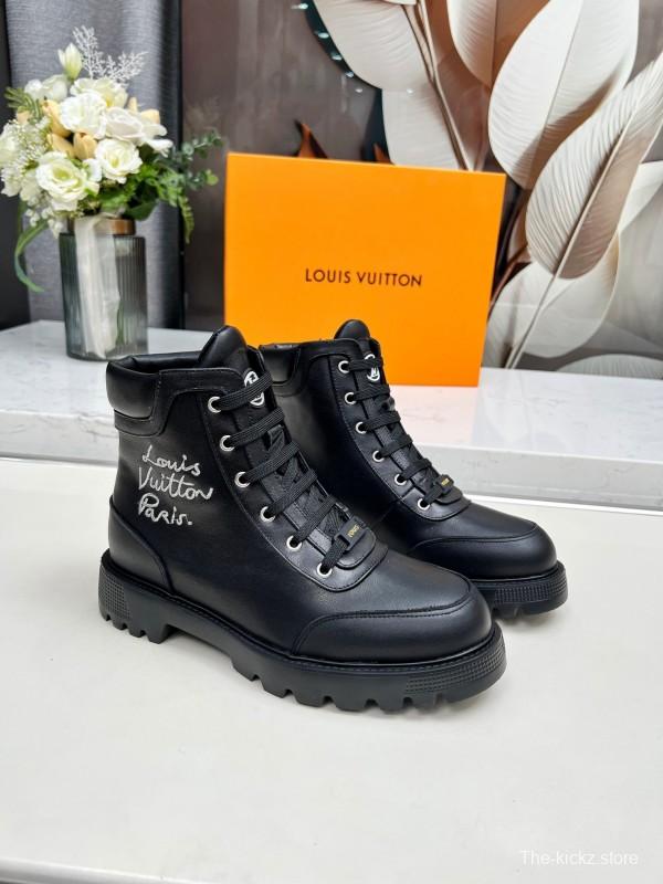 Louis Vuitton Territory Flat Boots with Monogram Embossing and Metal Eyelets - LY00310