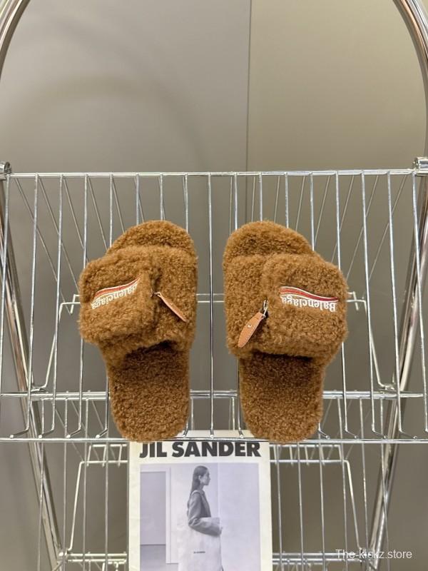 Balenciaga 2025/SS Couple Edition Cola Fur Slippers - KFY00230