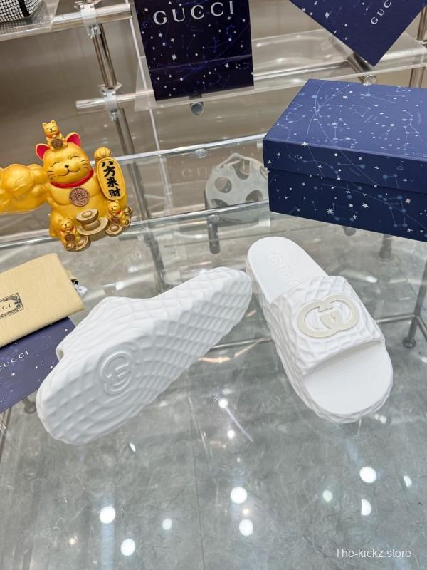 Gucci Lido Interlocking G Textured Rubber Sandals for Men - AS00170