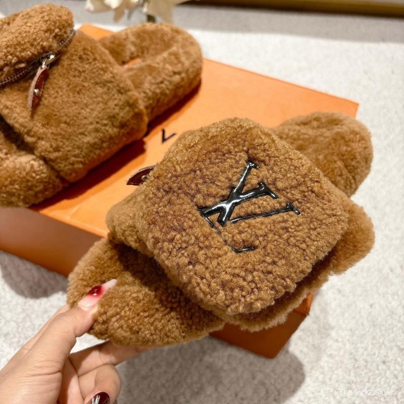 L Brand New Wool Slippers Comfortable Lazy Home Shoes - LY00260